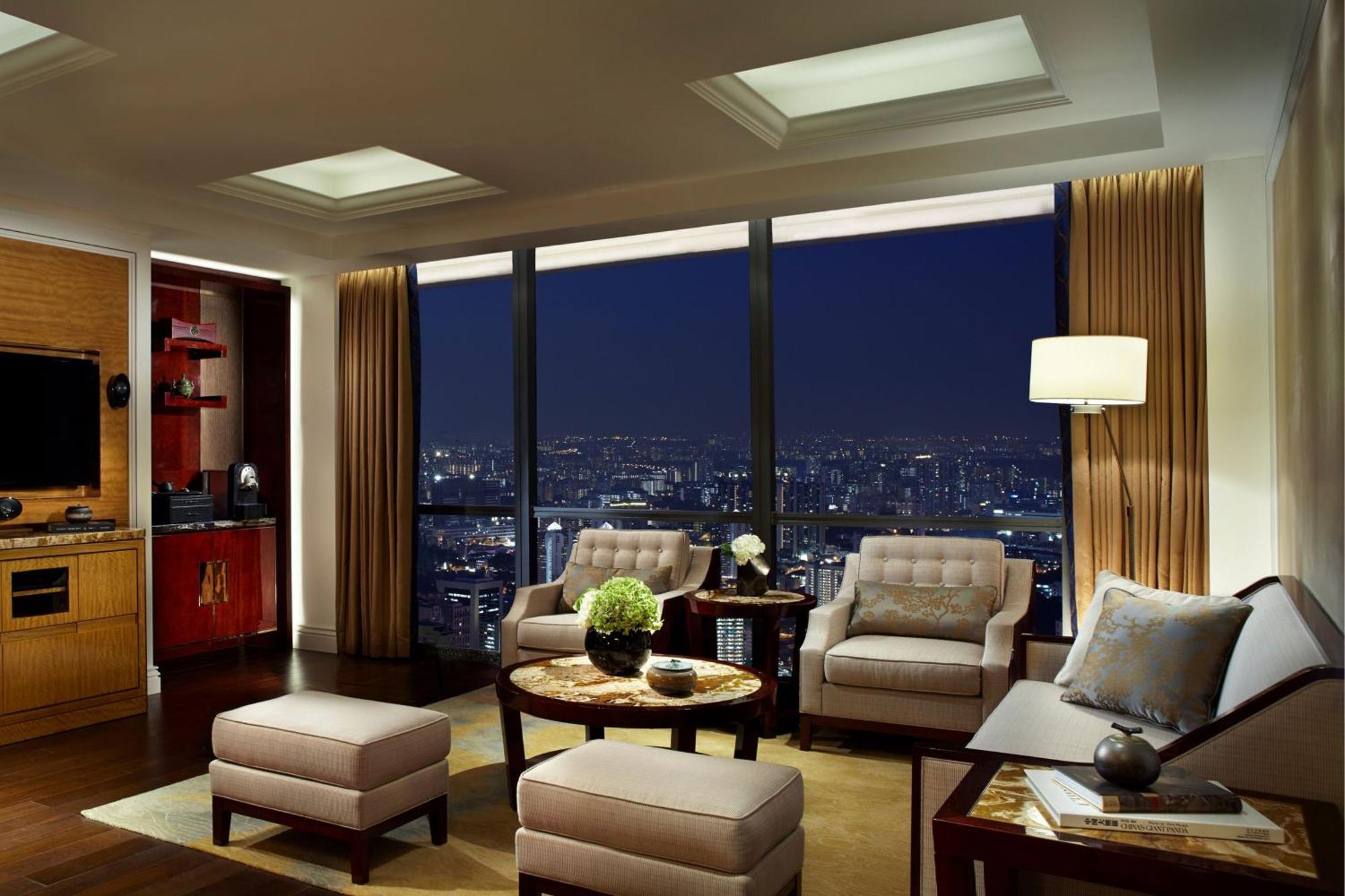 โรงแรม เดอะ ริตซ์-คาร์ลตัน 5*
