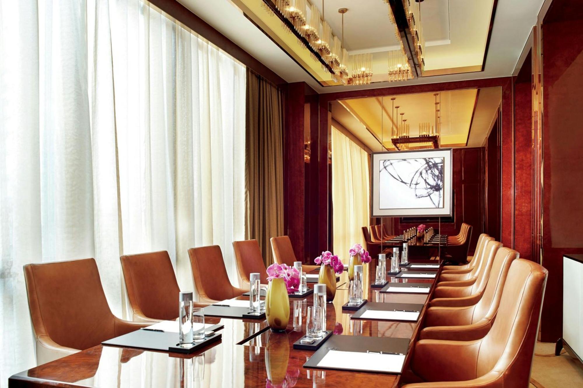 The Ritz-carlton,