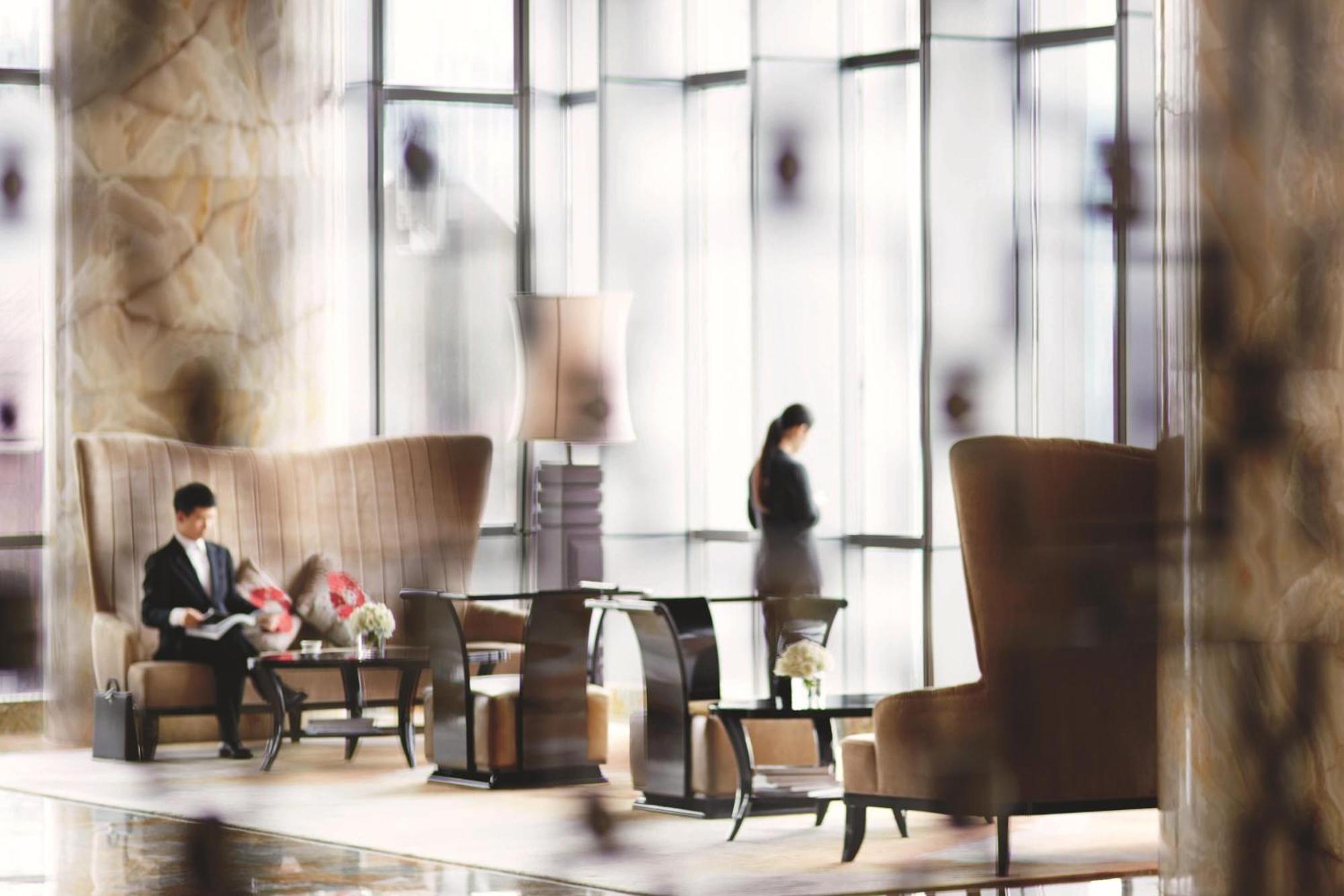 The Ritz-carlton,