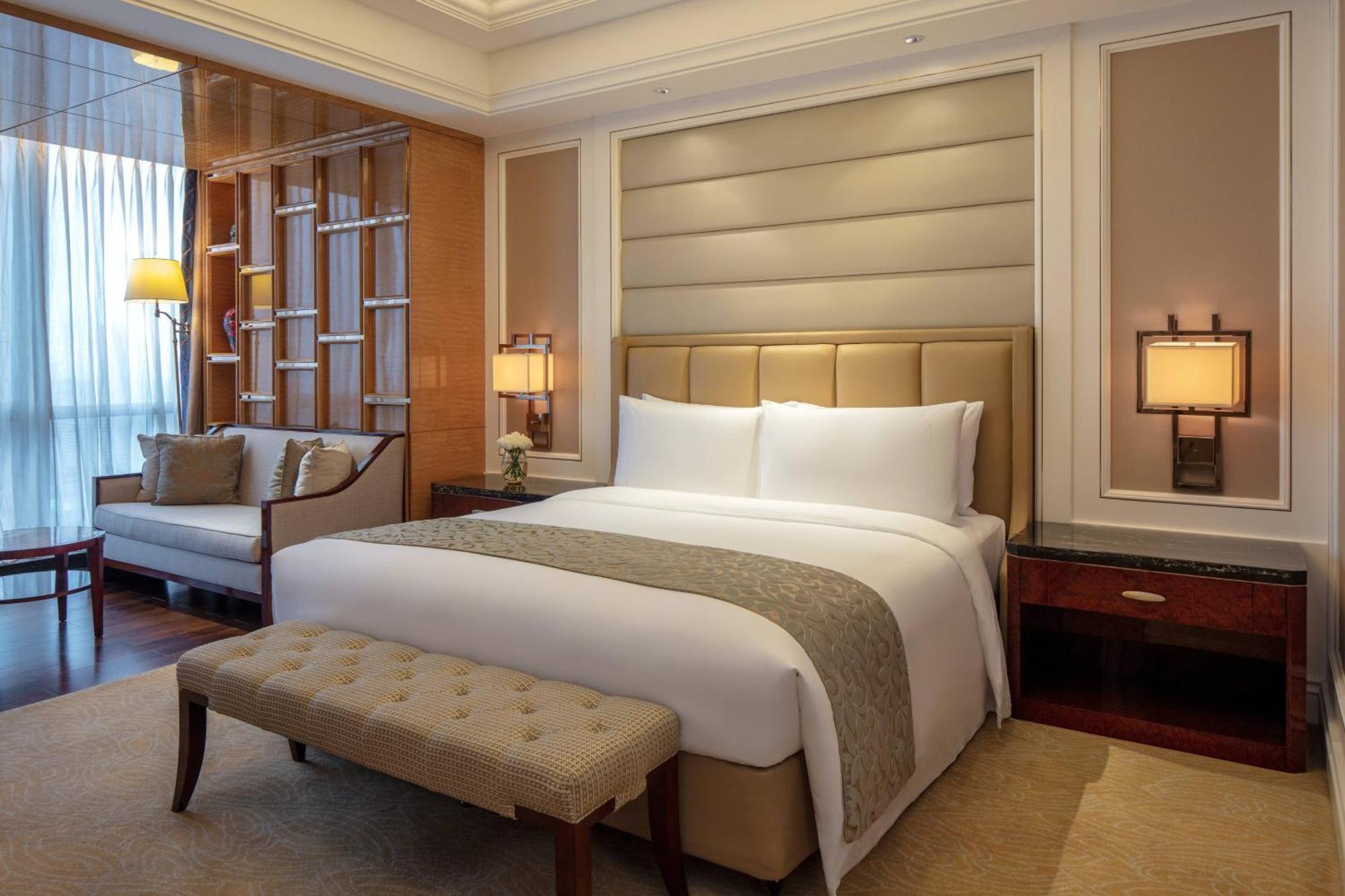 The Ritz-carlton, Hotel