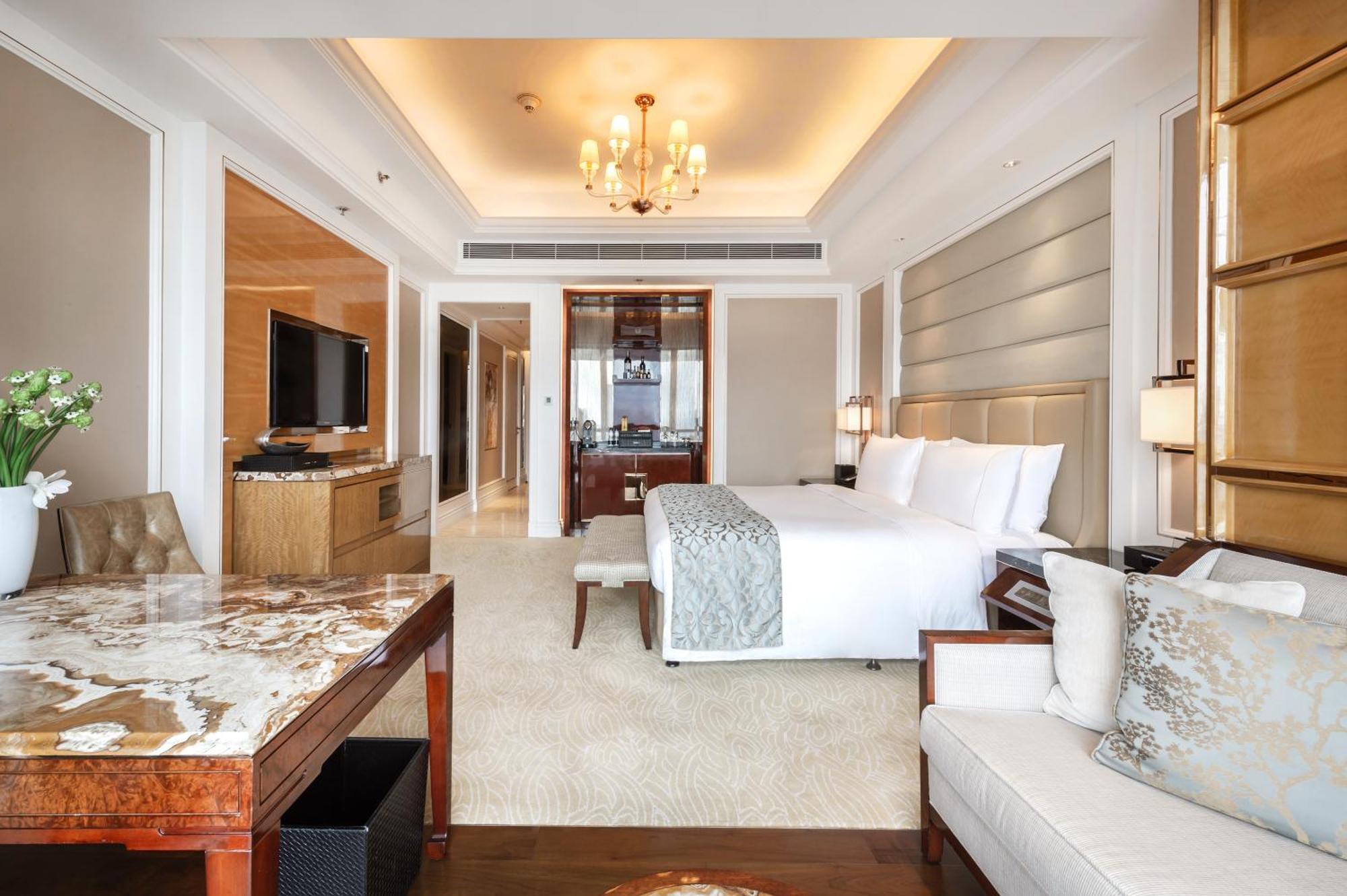 Hotel The Ritz-carlton, 5*
